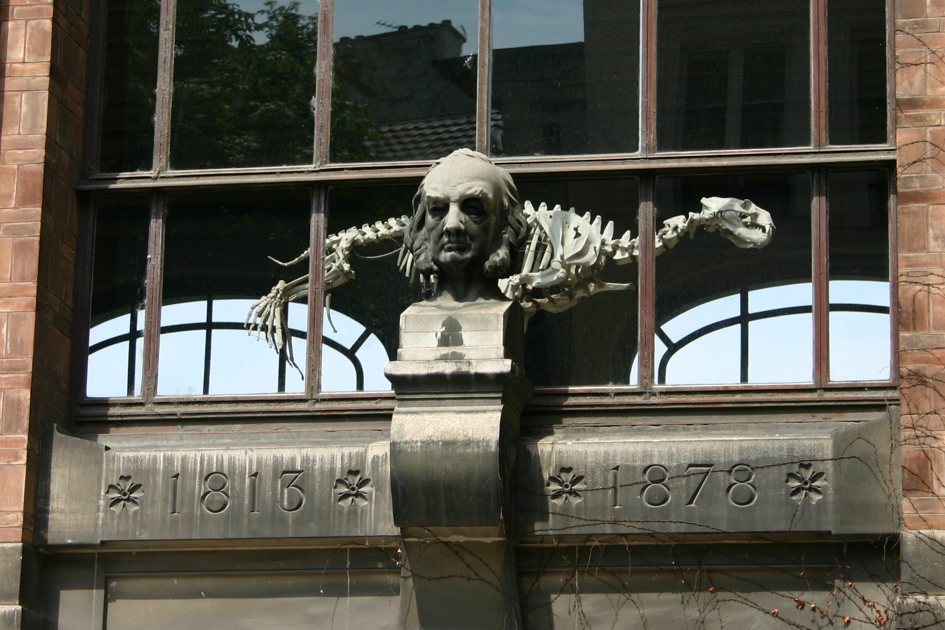 Claude Bernard's bust, Jardin des Plants, Paris - 02.JPG